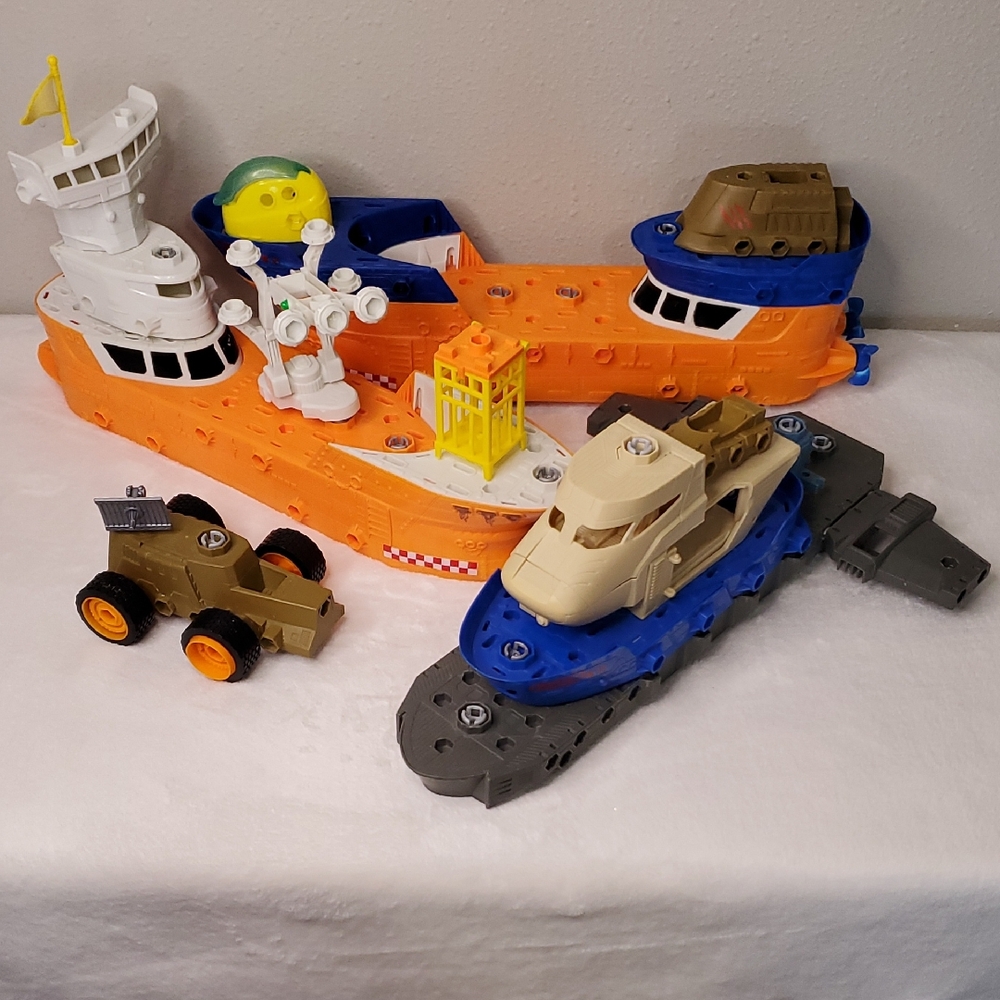 Matchbox Mega Rig Shark Ships Floats in Water Rolls On Land